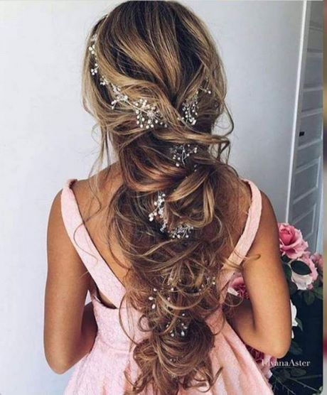 Coiffure mariage cheveux tres long