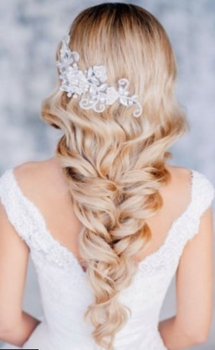 Coiffure mariage tresse et boucle