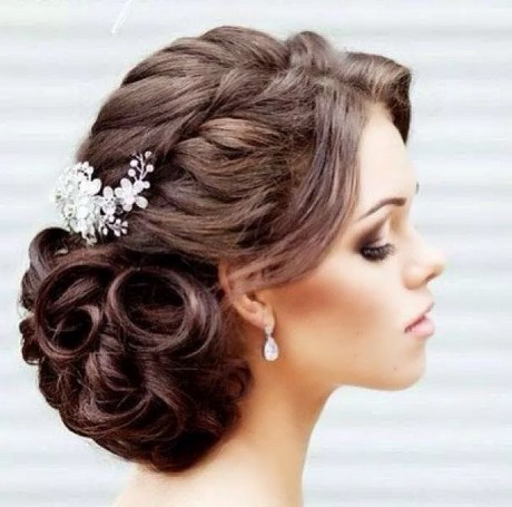 Coiffure simple mariage cheveux courts