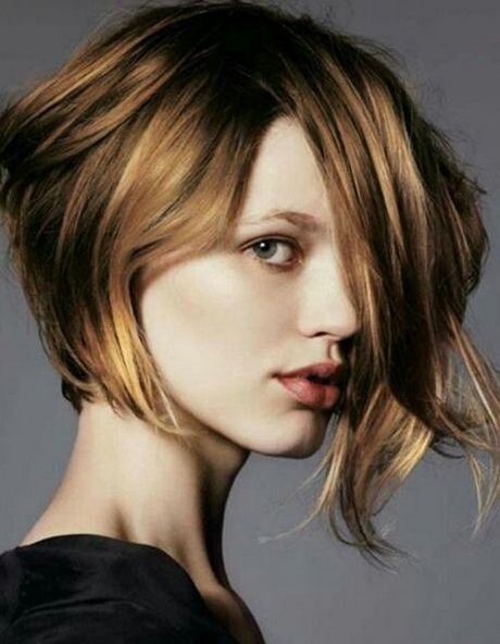 Coupe cheveux carré plongeant asymétrique