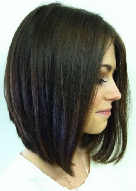 Coupe de cheveux femme carré plongeant dégradé