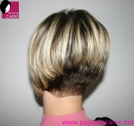 Coupe de cheveux plongeant court