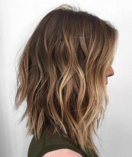 Coupe cheveux demi long