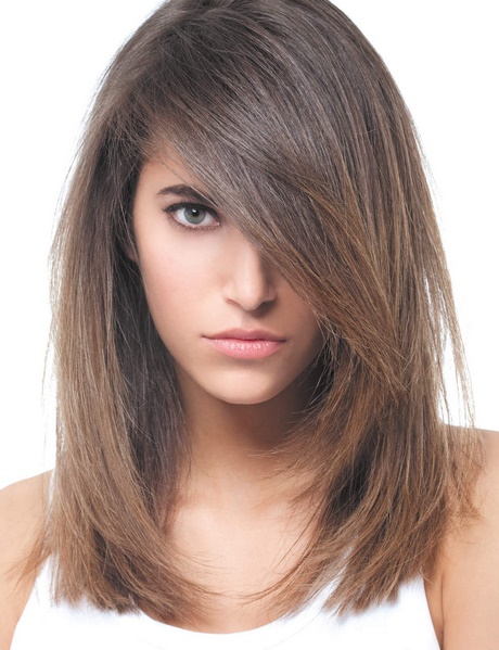 Coupe de cheveux demi long