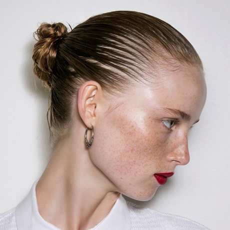 Chignon avec postiche sur cheveux court