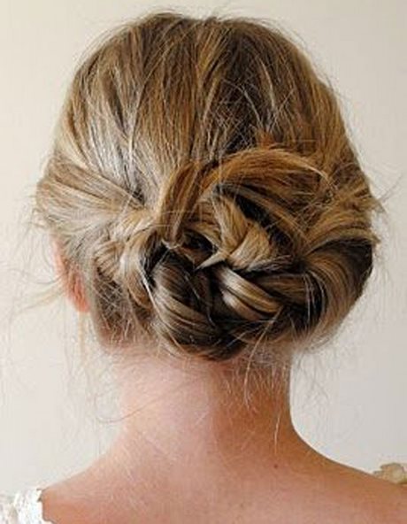 Chignon pour les cheveux court