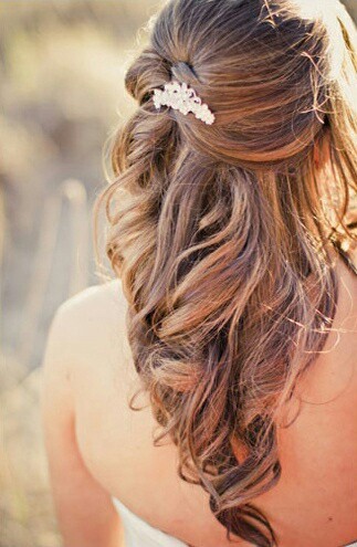 Coiffure attachée mariage