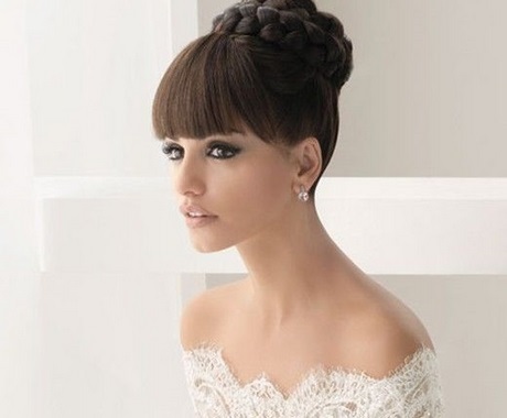 Coiffure chignon avec meche