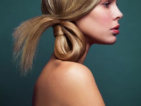 Coiffure relevée cheveux courts