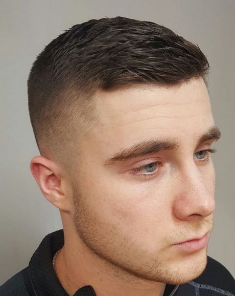 Coupe de cheveux homme simple