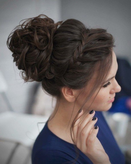 Chignon bas décoiffé