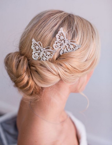 Chignon de mariage pour petite fille