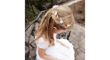 Chignon de mariage pour petite fille