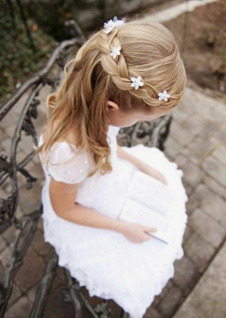 Chignon de mariage pour petite fille