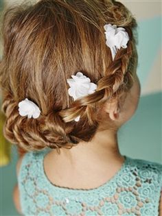 Chignon fillette pour mariage