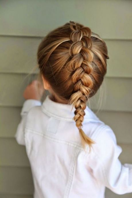 Coiffure enfant natte