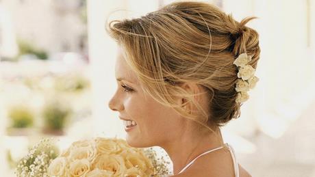 Coiffure petite fille mariage cheveux court