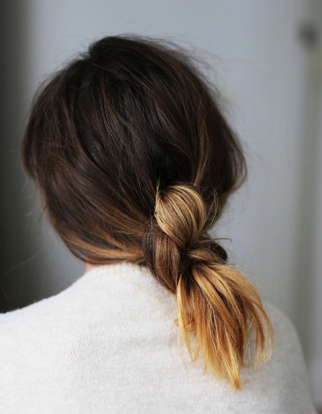 Coiffure simple cheveux mi long attaché