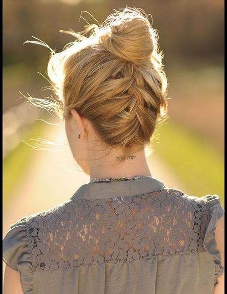 Modele de chignon sur cheveux mi long