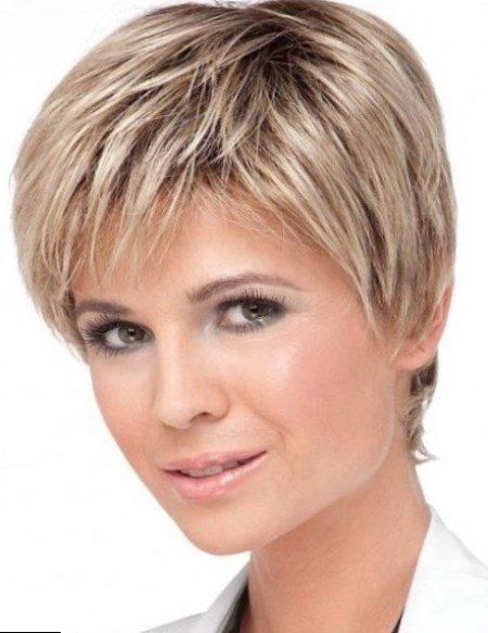 Style de coiffure femme courte