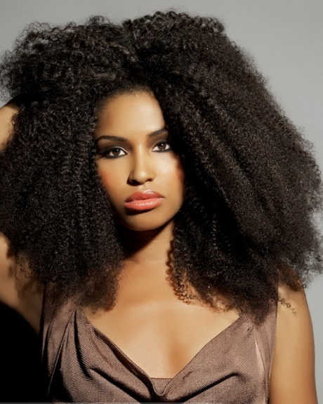 Cheveux afro frisés