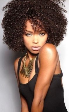Cheveux frisés afro