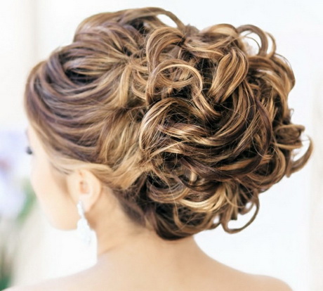 Chignon mariage avec boucle