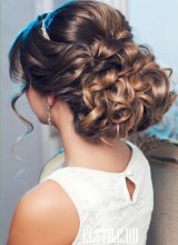 Chignon mariage avec boucle