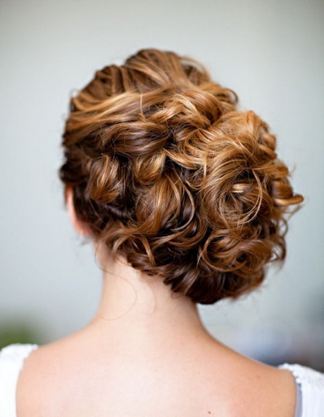 Chignon mariage avec boucle