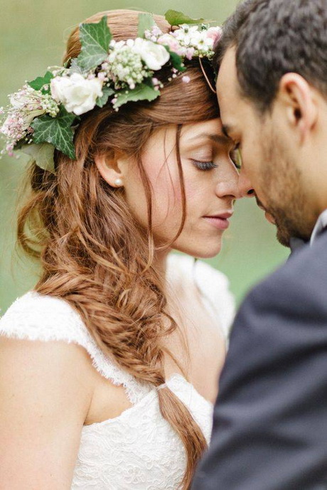 Coiffure mariage avec fleur