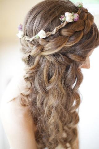 Coiffure mariage cheveux long frisés