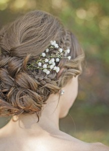 Coiffure mariée fleurs naturelles