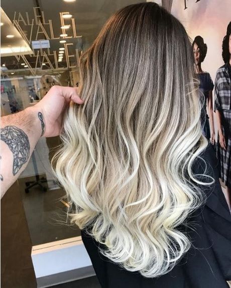 Balayage blond cheveux court