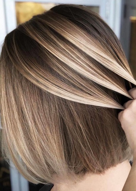 Balayage blond cheveux court