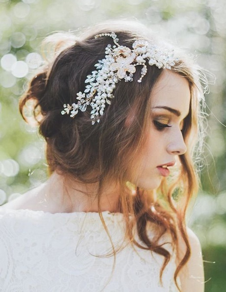 Coiffure headband cheveux mi long mariage