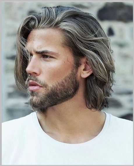 Coiffure homme semi long