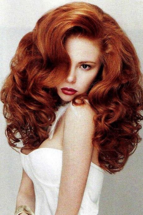 Coiffure rousse mi long