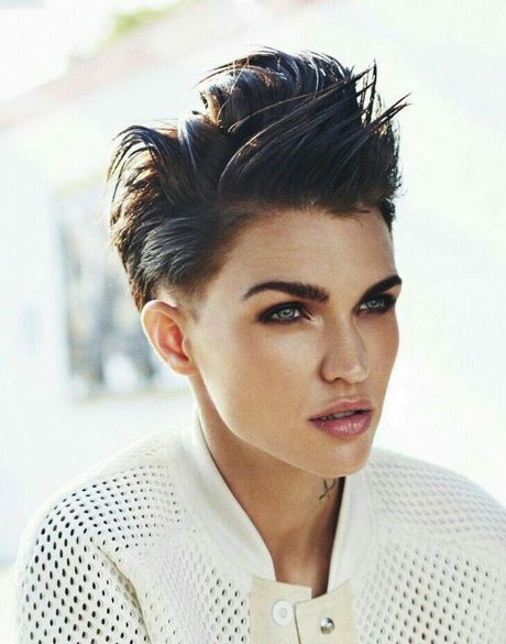 Coupe androgyne femme
