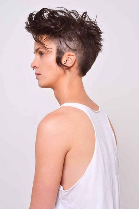 Coupe androgyne femme