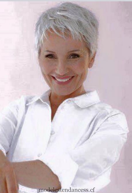 Coupe cheveux blancs femme 50 ans