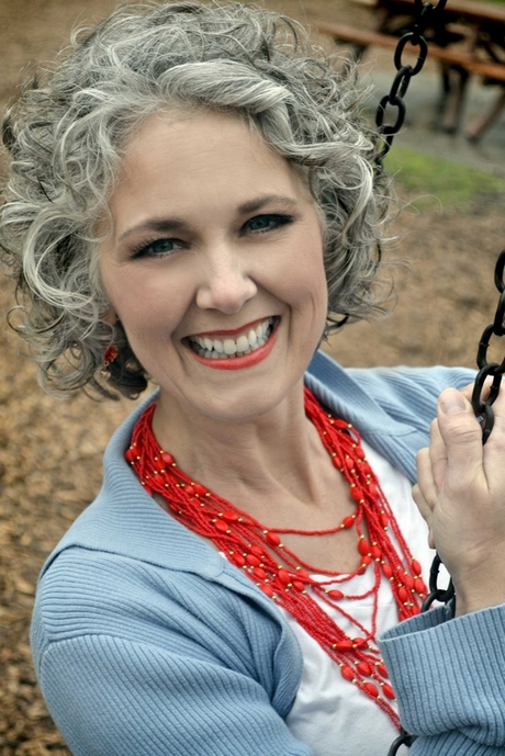 Coupe cheveux blancs femme 50 ans