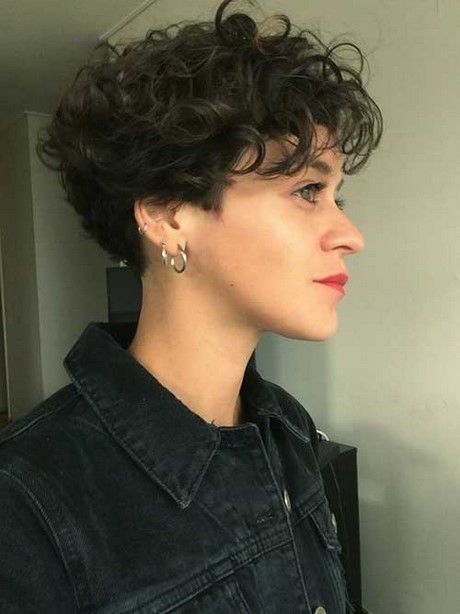 Coupe pixie bouclé