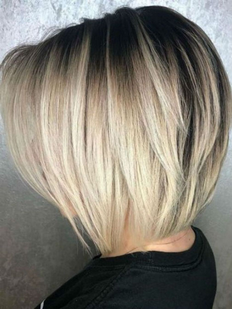 Coupe femme plongeant