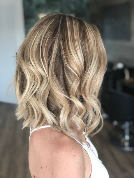 Carré blond long