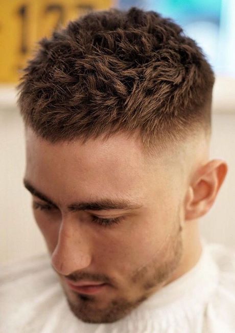 Cheveux court coupe homme