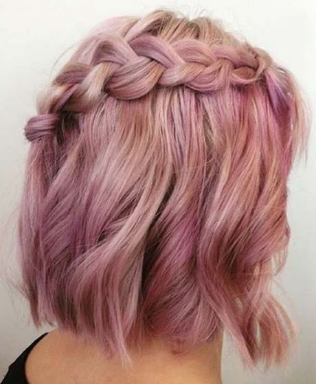 Cheveux court rose