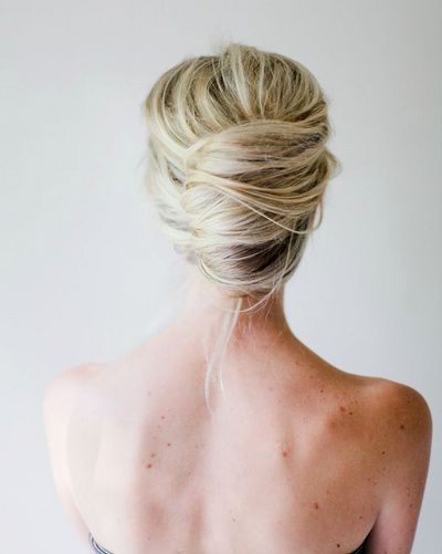 Chignon decoiffé cheveux court