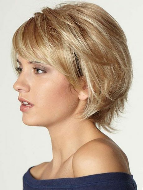 Coiffure courte femme blonde