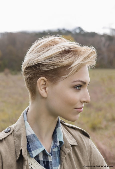 Coupe courte effilée femme 50 ans