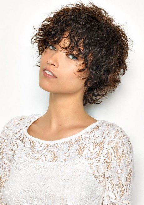 Coupe courte femme bouclé